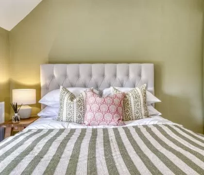 Old Post Office Cottage Master Bedroom - StayCotswold