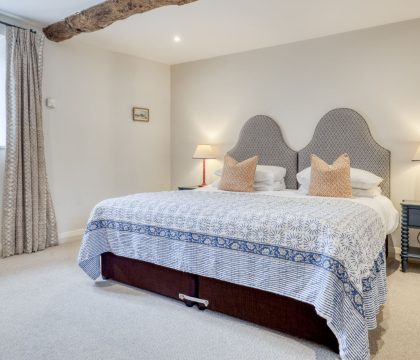 Prince Barn Bedroom 2 - StayCotswold