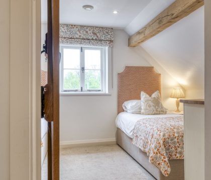 Punch Barn Bedroom 2 - StayCotswold