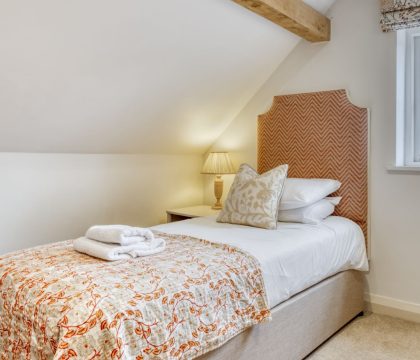 Punch Barn Bedroom 2 - StayCotswold