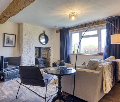 Honey Cottage Sitting Area - StayCotswold