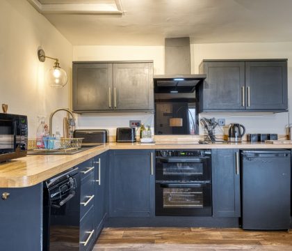 Honey Cottage Kitchen Area - StayCotswold