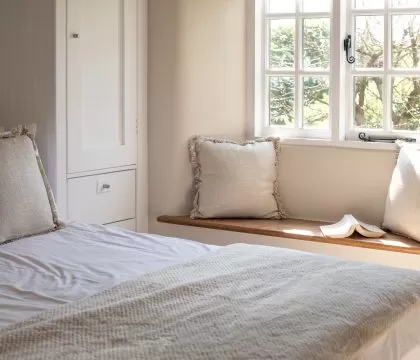 Enoch Cottage Master Bedroom - StayCotswold