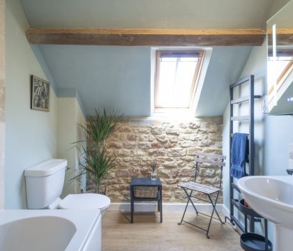 The Granary at Oriel Farm Family Bathroom - StayCotswold