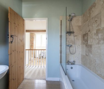 The Granary at Oriel Farm Family Bathroom - StayCotswold