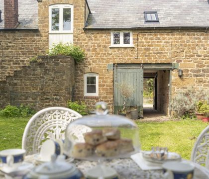 The Granary at Oriel Farm Garden - StayCotswold