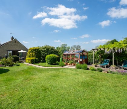 Twigs Garden - StayCotswold