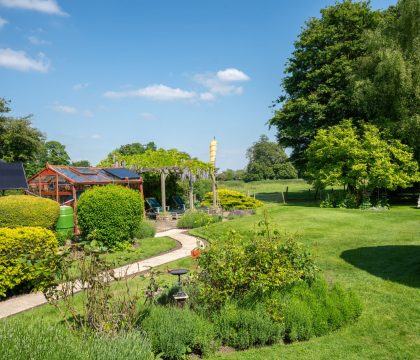 Twigs Garden - StayCotswold