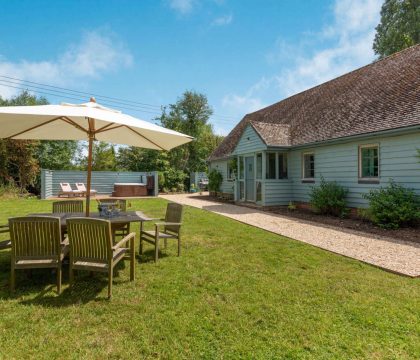 Brook Cottage Garden - StayCotswold