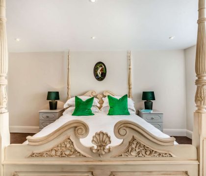 Cross Keys Cottage Bedroom 2 - StayCotswold