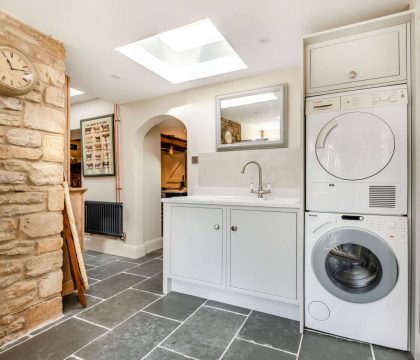 Cross Keys Cottage Utility Area - StayCotswold