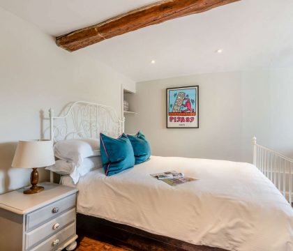 Cross Keys Cottage Master Bedroom - StayCotswold