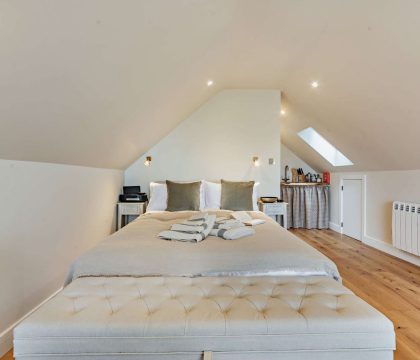 Keepers Annexe Bedroom - StayCotswold