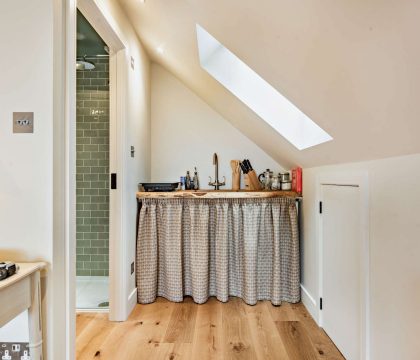 Keepers Annexe Kitchenette - StayCotswold