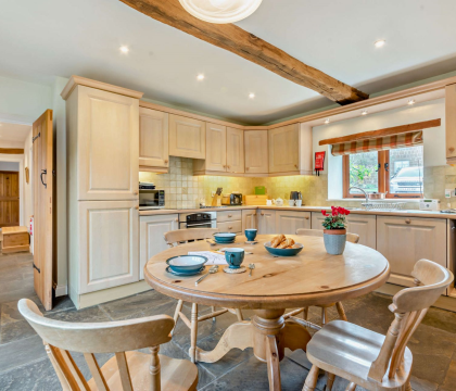Cider Press Cottage Kitchen - StayCotswold