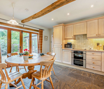 Cider Press Cottage Kitchen - StayCotswold