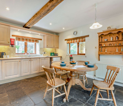 Cider Press Cottage Kitchen - StayCotswold