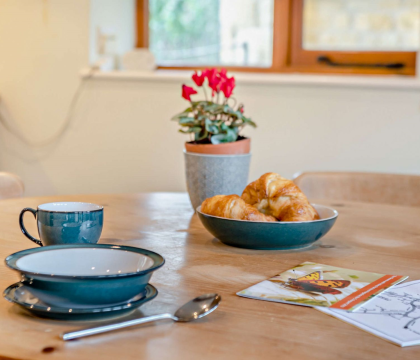 Cider Press Cottage Kitchen - StayCotswold