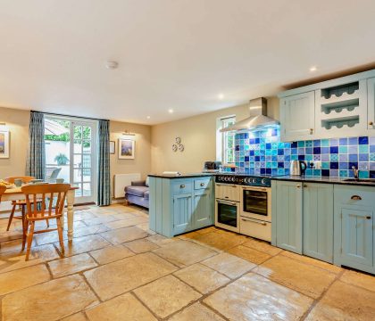 The Glen, Ilmington Kitchen - StayCotswold