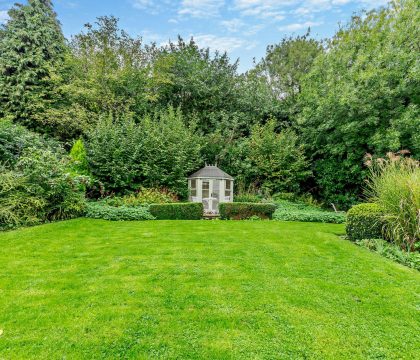 The Glen, Ilmington Garden - StayCotswold