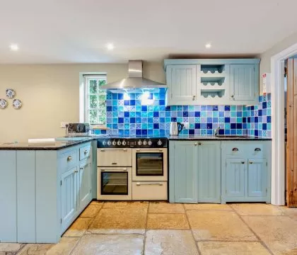 The Glen, Ilmington Kitchen - StayCotswold