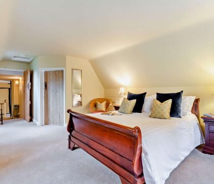 The Glen, Ilmington Master Bedroom - StayCotswold