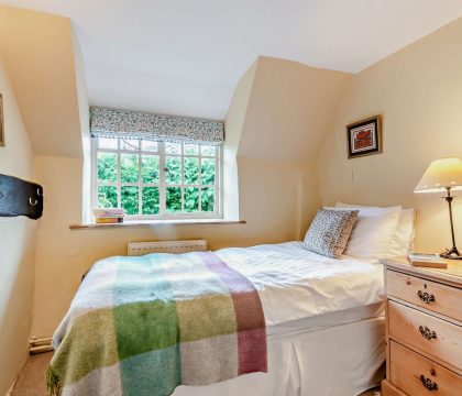 The Glen, Ilmington Bedroom 3 - StayCotswold