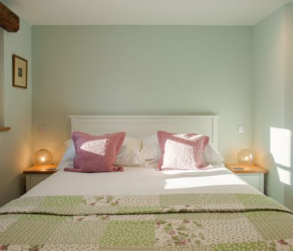 Gardners Cottage Bedroom 4 - StayCotswold