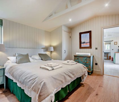 Keepers Stable Bedroom 2 - StayCotswold