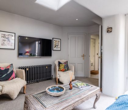 Pinkney House Snug - StayCotswold