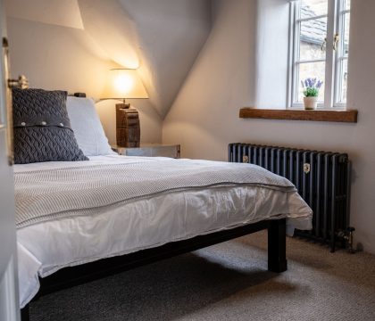Pinkney House Bedroom 2 - StayCotswold
