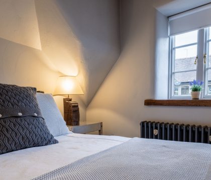 Pinkney House Bedroom 2 - StayCotswold