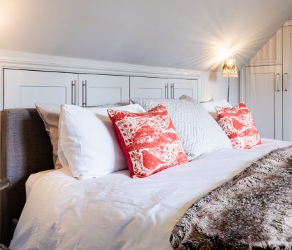 Pinkney House Bedroom 3 - StayCotswold