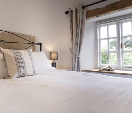Lilac Cottage Master Bedroom - StayCotswold