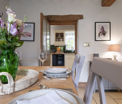 Lilac Cottage Dining Area - StayCotswold