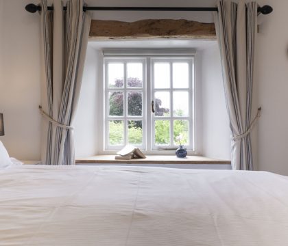Lilac Cottage Master Bedroom - StayCotswold