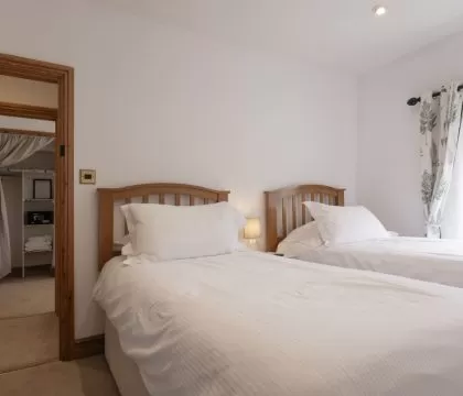 Lilac Cottage Bedroom 2 - StayCotswold