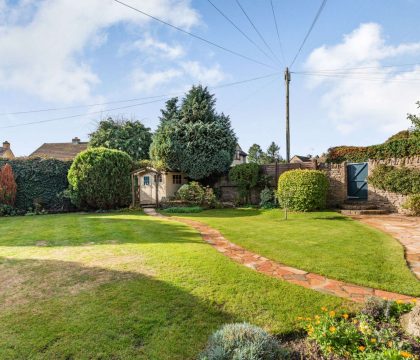 Cross Keys Cottage Garden - StayCotswold