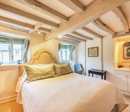 Pear Tree Cottage Bourton Double Bedroom - StayCotswold