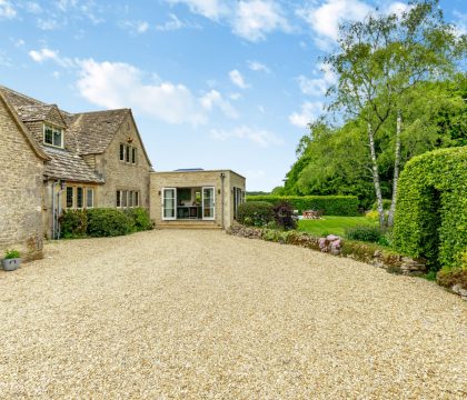 Keepers Lodge Parking- StayCotswold