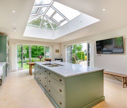 Keepers Lodge Kitchen - StayCotswold
