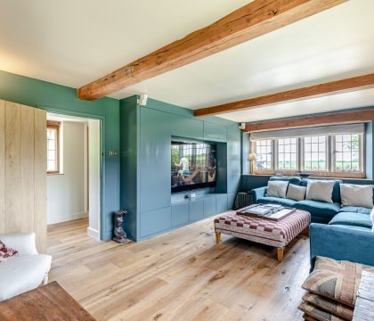 Keepers Lodge Cinema Room - StayCotswold