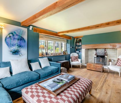 Keepers Lodge Cinema Room - StayCotswold