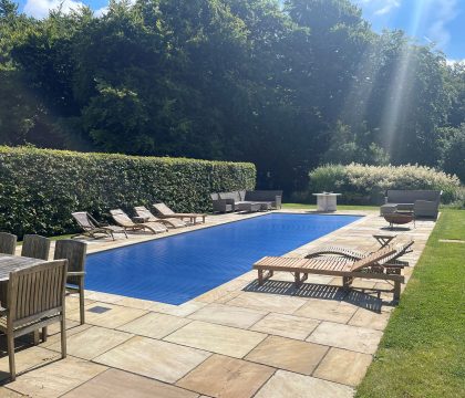 Keepers Lodge Garden - StayCotswold