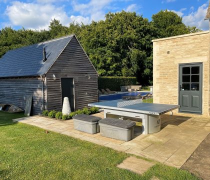 Keepers Lodge Garden - StayCotswold