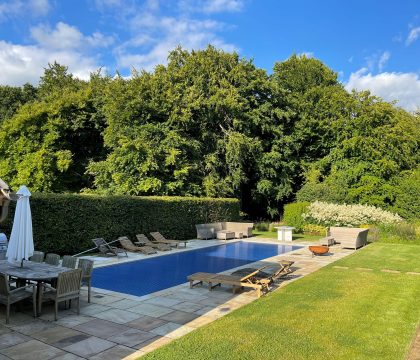Keepers Lodge Garden - StayCotswold