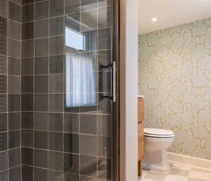 Pear Tree Cottage Bourton Shower Room - StayCotswold