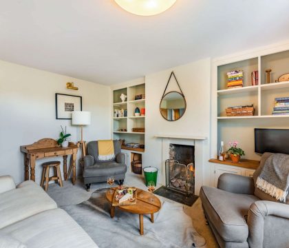 Quaint End Living Room - StayCotswold
