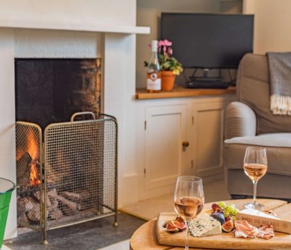 Quaint End Open Fire - StayCotswold