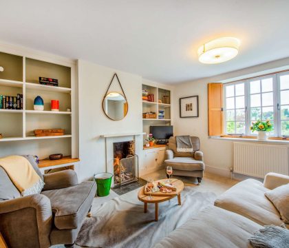 Quaint End Living Room - StayCotswold